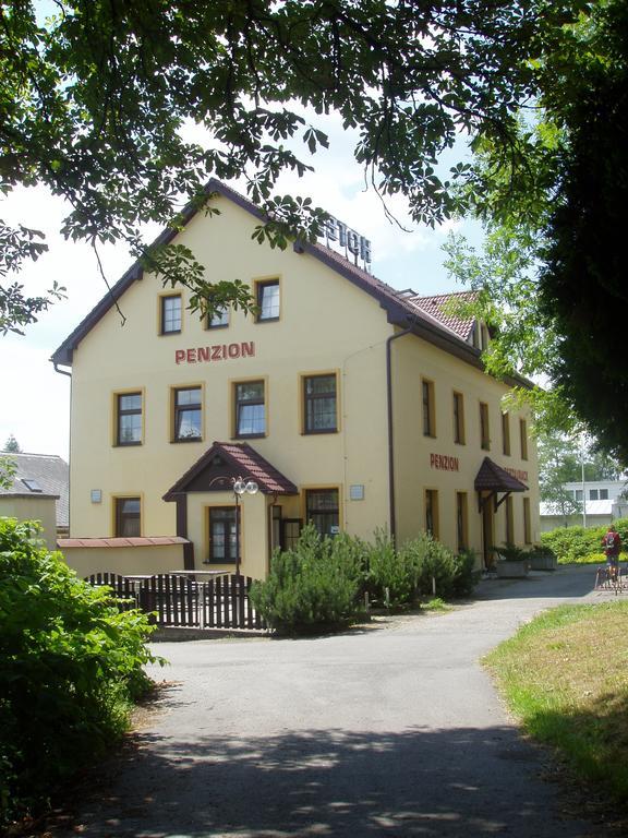 Hotel Filippi Ждирец-над-Доубравоу Экстерьер фото